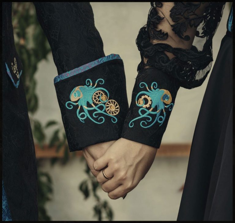 Vestimentum Gewanddesign fertigt extravagante Hochzeitsmode für Bräute und Bräutigame Individuell nach euren Vorstellungen. Entstehen dabei einzigartige Unikate, Made in Germany.